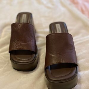 Steve Madden Pepe 30 leather platforms. Women’s size 9 Brown
